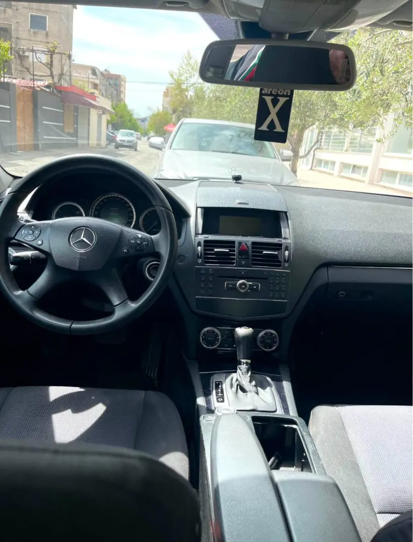 Louer une voiture à Tirana Louer une voiture à Tirana