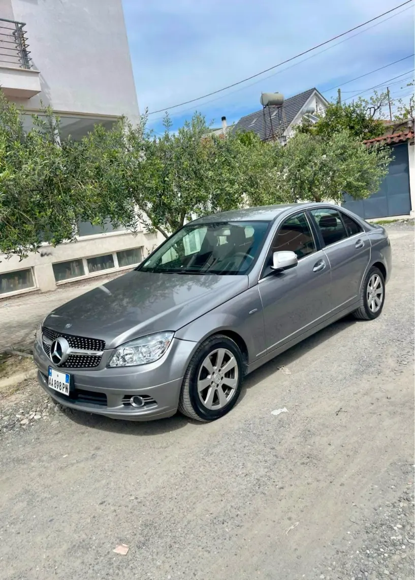 Louer une voiture à Tirana Louer une voiture à Tirana