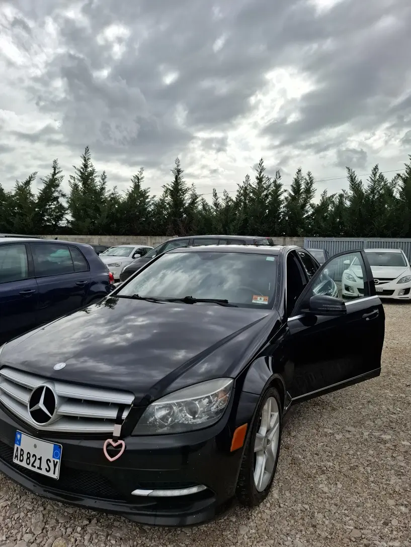 Noleggia un'auto a Tirana Noleggia un'auto a Tirana