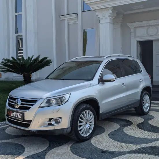 Merrni me qira një Volkswagen Tiguan të vitit 2009 në Tirana