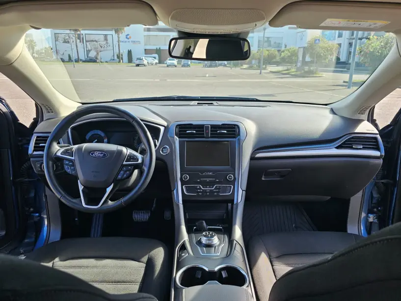 Noleggia un'auto a Tirana