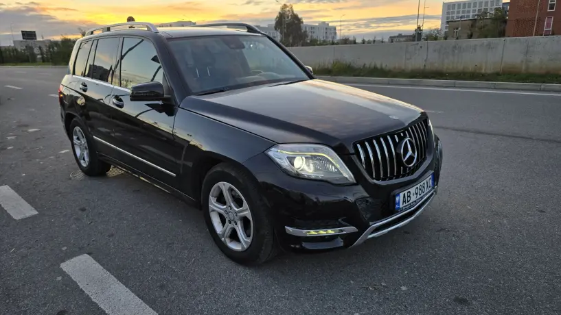 Wynajmij samochód w Tirana