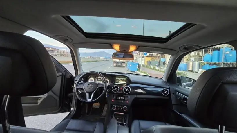 Wynajmij samochód w Tirana