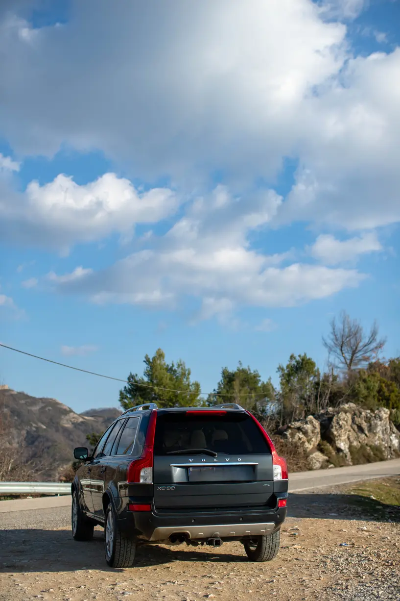 Noleggia un'auto a Tirana