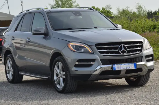 Merrni me qira një Mercedes-Benz ML 300 të vitit 2014 në Tirana