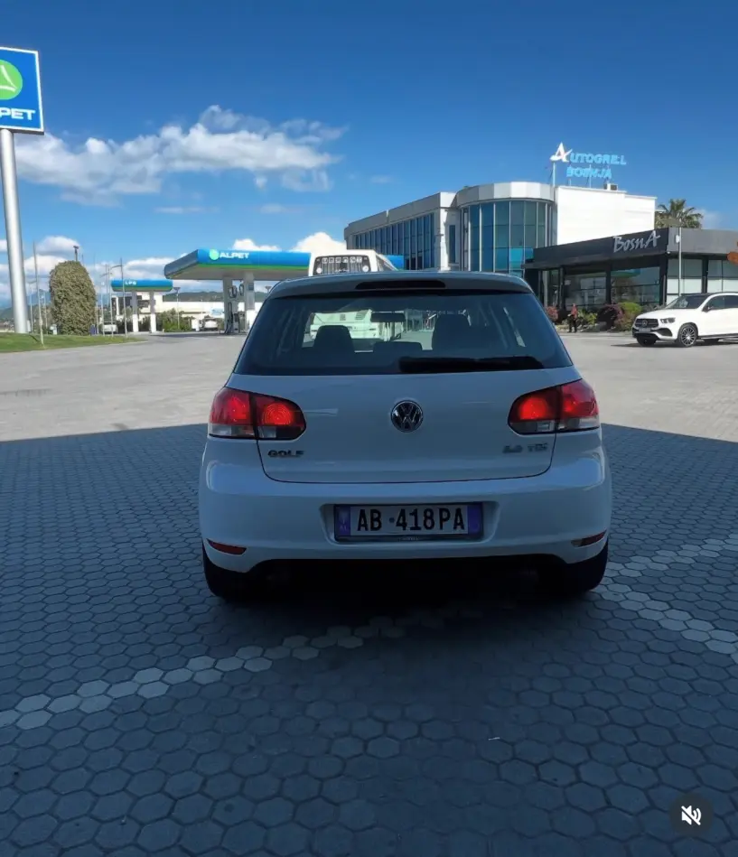 Wynajmij samochód w Tirana