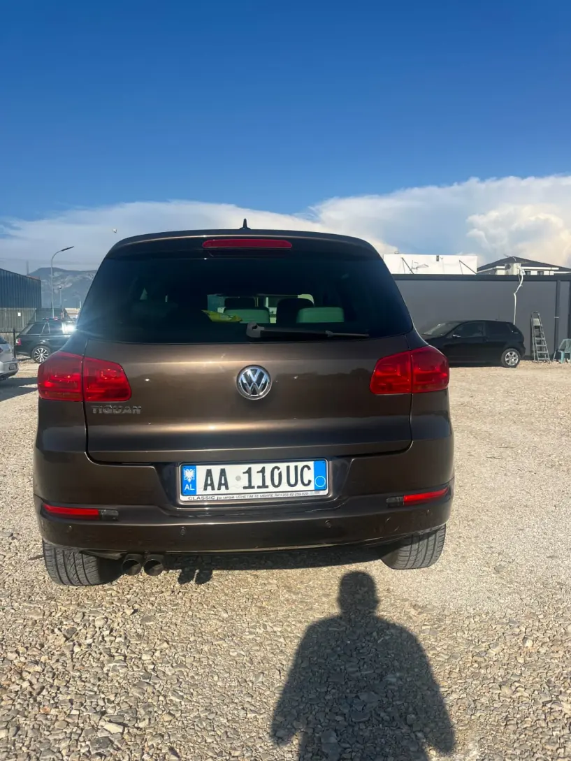 Merrni me qira një makinë në Tirana