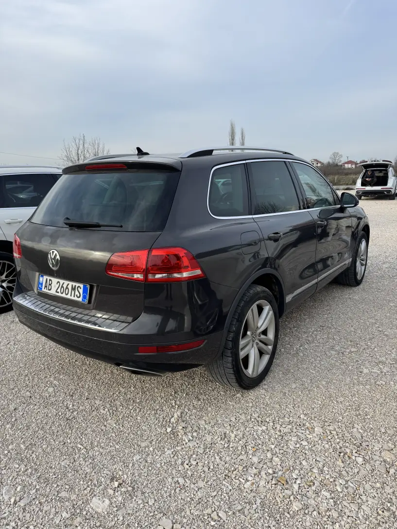 Merrni me qira një makinë në Tirana