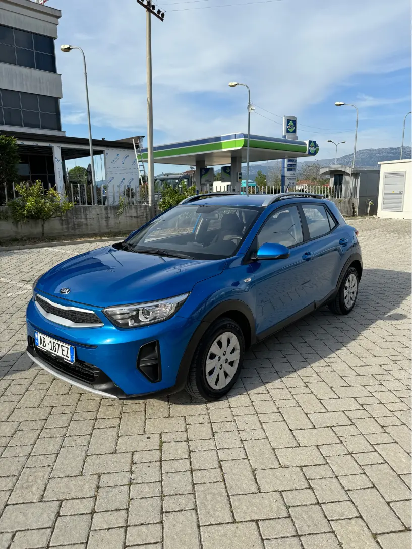 Merrni me qira një makinë në Tirana