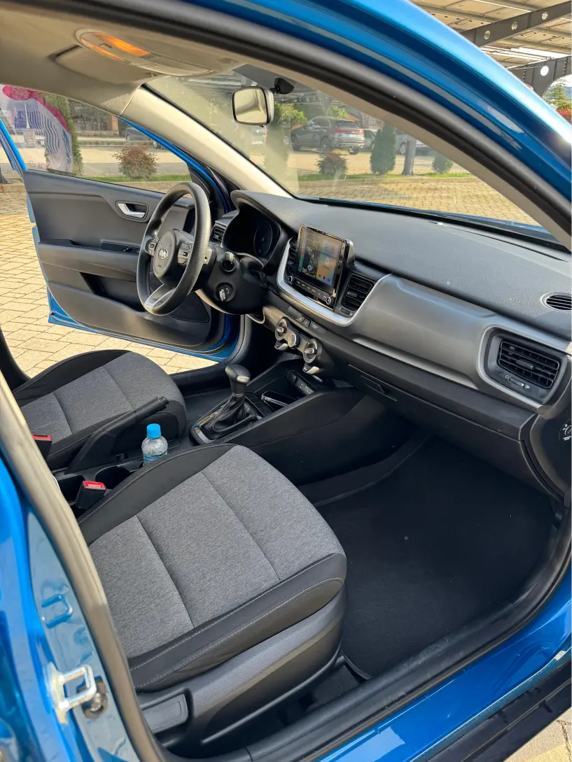 Merrni me qira një makinë në Tirana