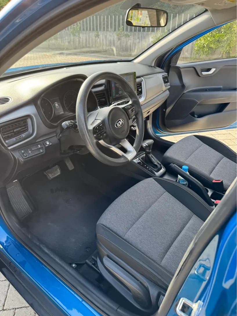 Merrni me qira një makinë në Tirana