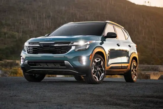 Noleggia una Kia Sportage dell'anno 2023 a Tirana