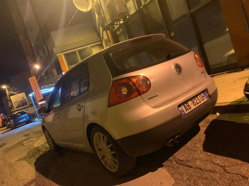 Louer une voiture à Shkodër