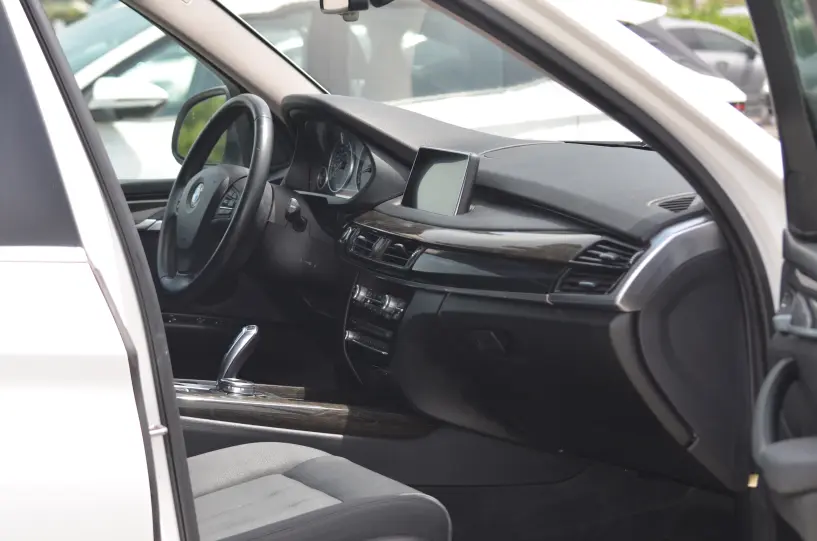 Noleggia un'auto a Tirana