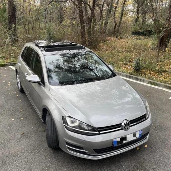 Wynajmij Volkswagen Golf 7 z 2016 roku w Tirana