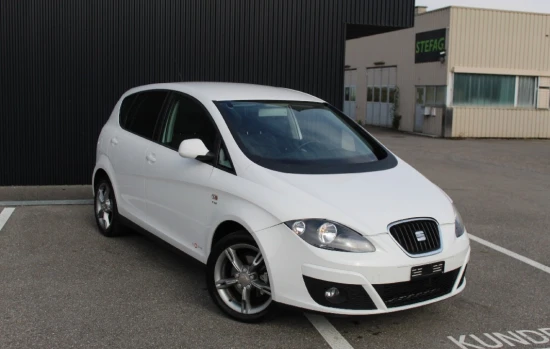 Rent a 2014 Seat Altea in Tirana