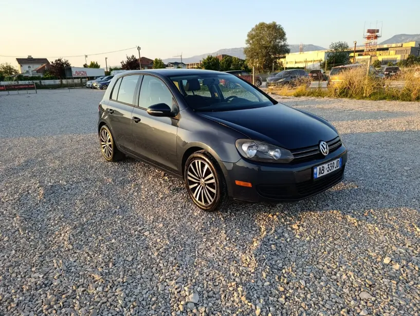 Alquila un coche en Tirana Alquila un coche en Tirana