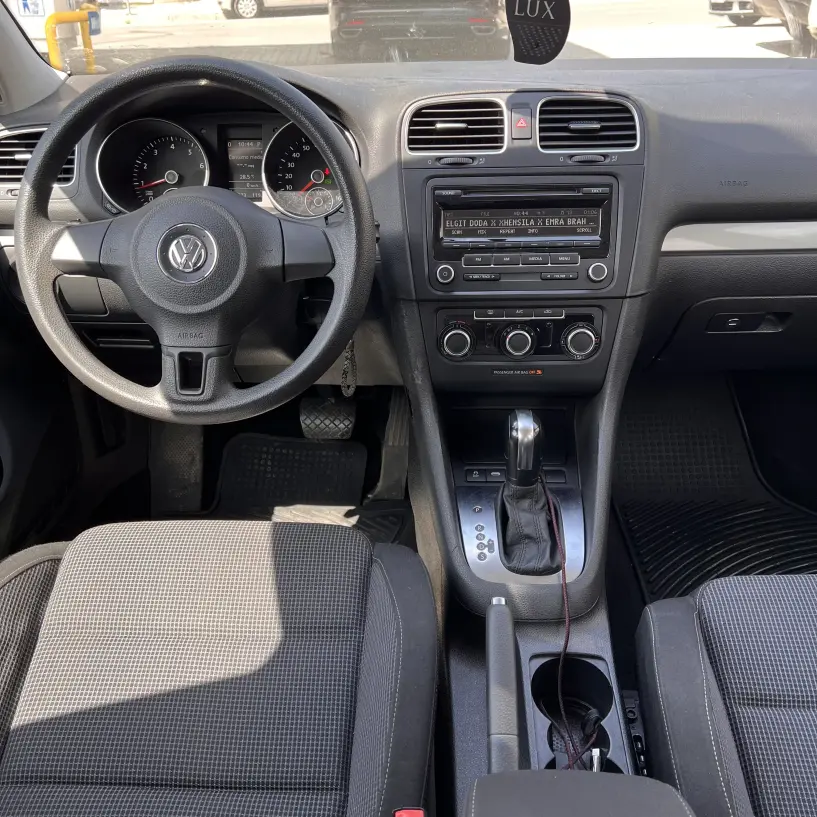 Noleggia un'auto a Tirana Noleggia un'auto a Tirana