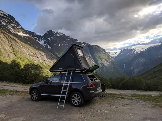 Alquila un 2011 Volkswagen Touareg en Tirana