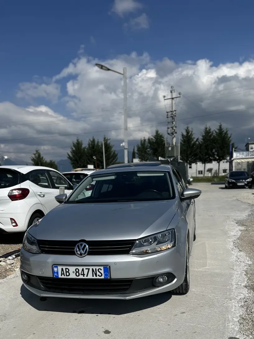 Alquila un coche en Tirana Alquila un coche en Tirana