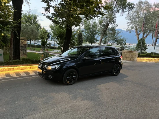 Rent a 2012 Volkswagen Golf 6 in Tirana