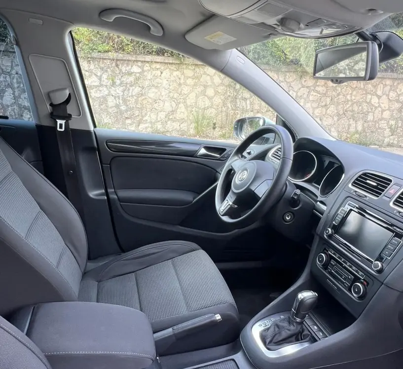 Wynajmij samochód w Tirana