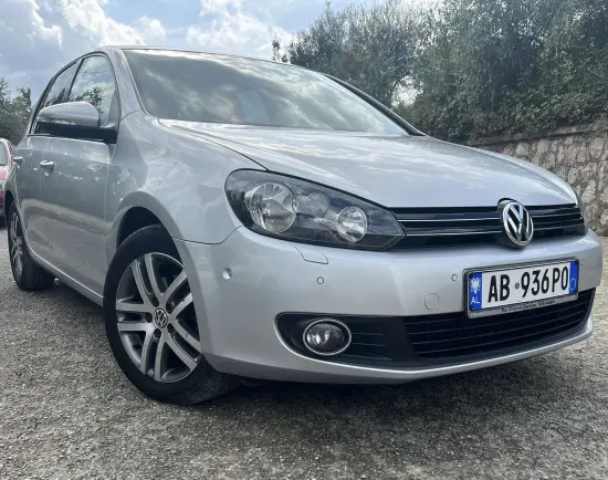 Alquila un 2012 Volkswagen Golf en Tirana
