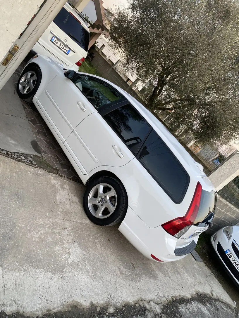 Rent a car in Tirana