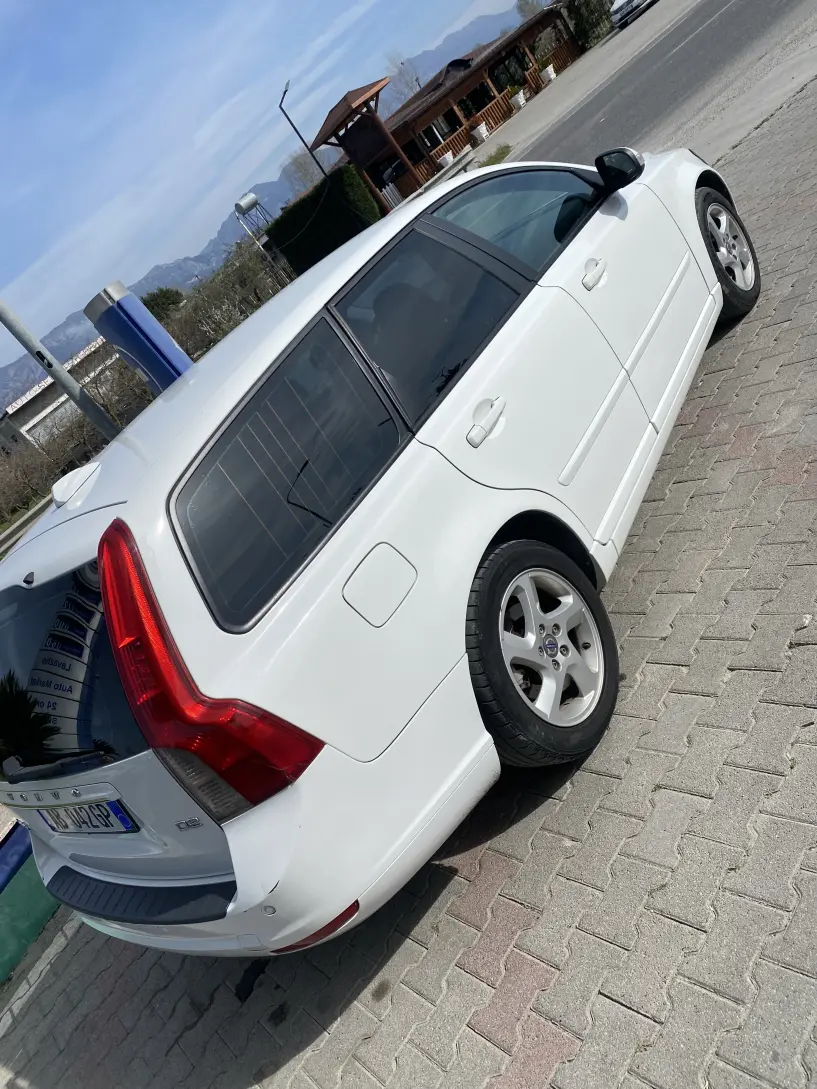 Rent a car in Tirana