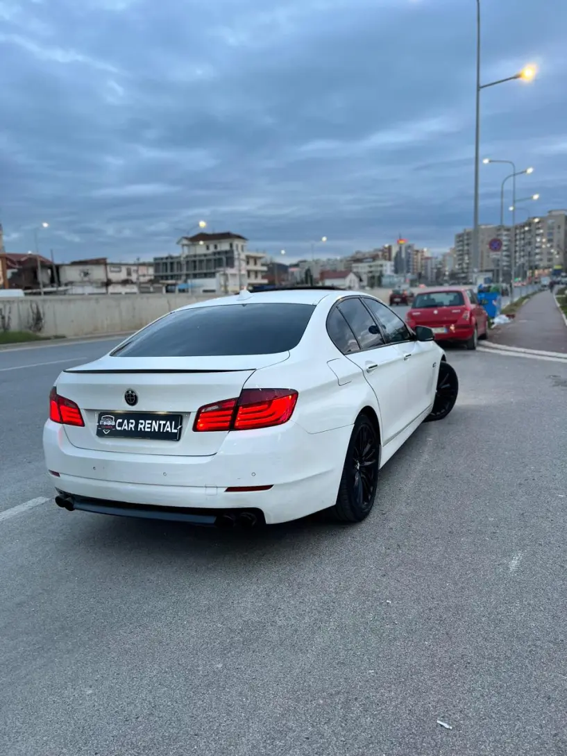 Merrni me qira një makinë në Tirana Merrni me qira një makinë në Tirana