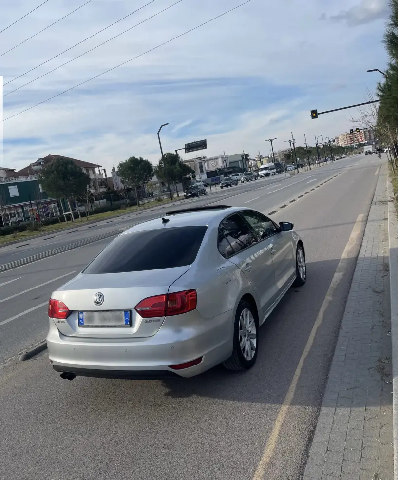 Alquila un coche en Tirana Alquila un coche en Tirana