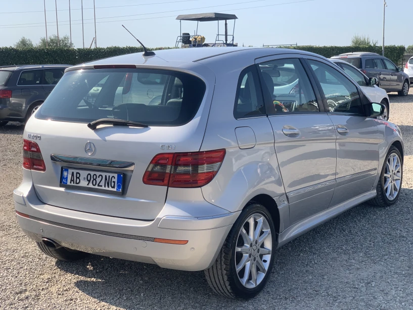 Rent a car in Tirana