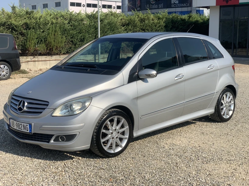 Rent a car in Tirana