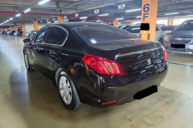 Merrni me qira një makinë në Tirana