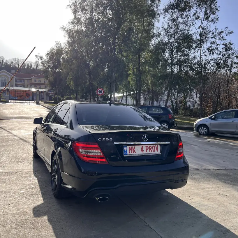 Alquila un coche en Tirana Alquila un coche en Tirana