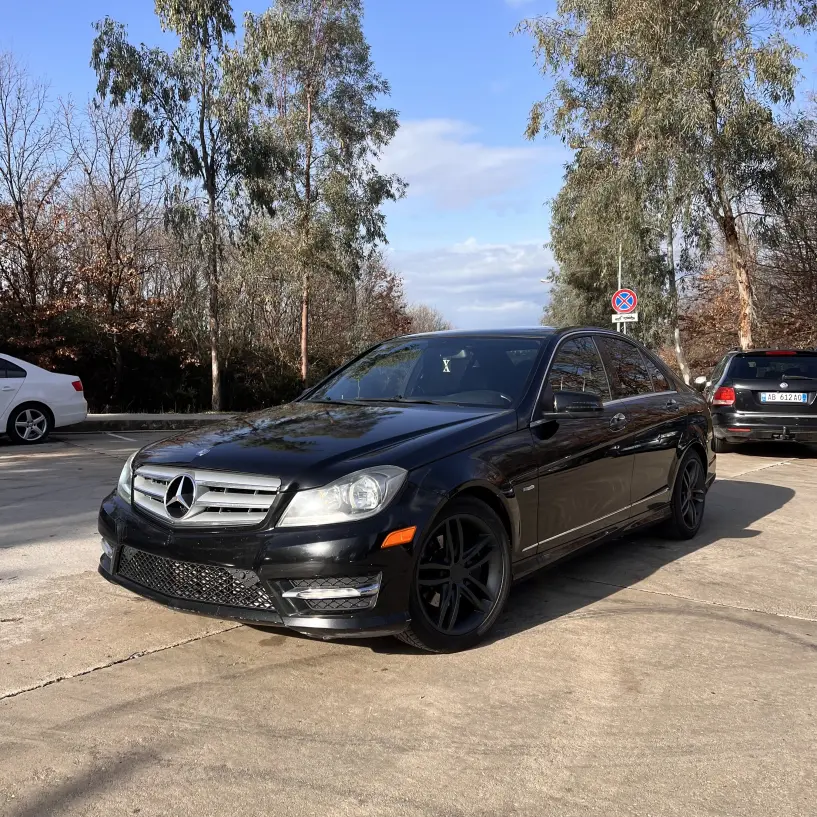 Alquila un coche en Tirana Alquila un coche en Tirana