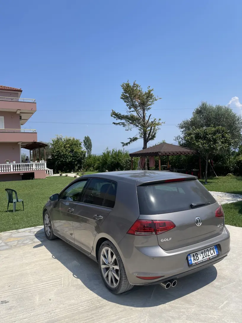 Louer une voiture à Tirana