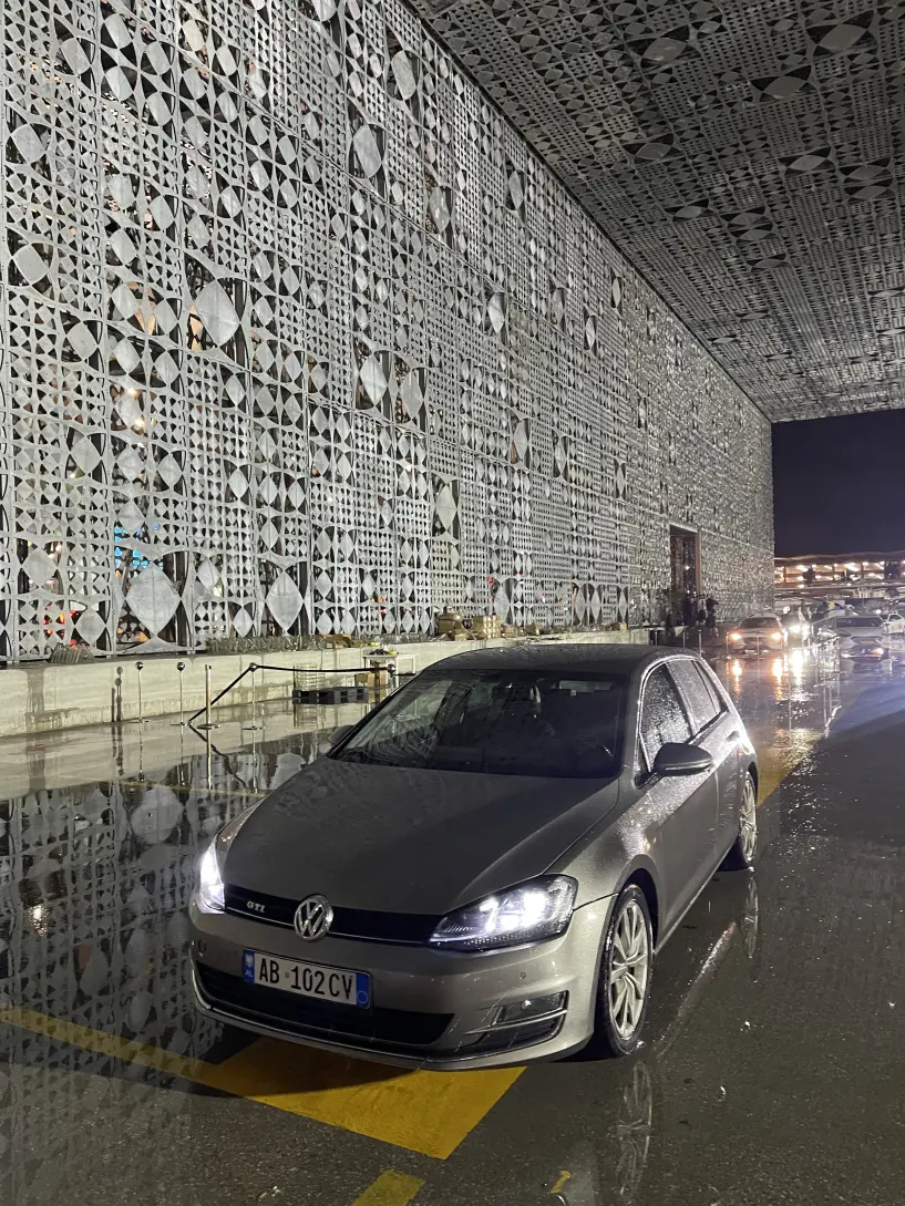 Louer une voiture à Tirana
