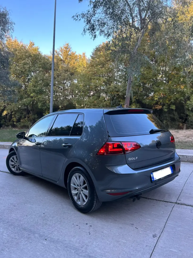 Wynajmij samochód w Tirana Wynajmij samochód w Tirana
