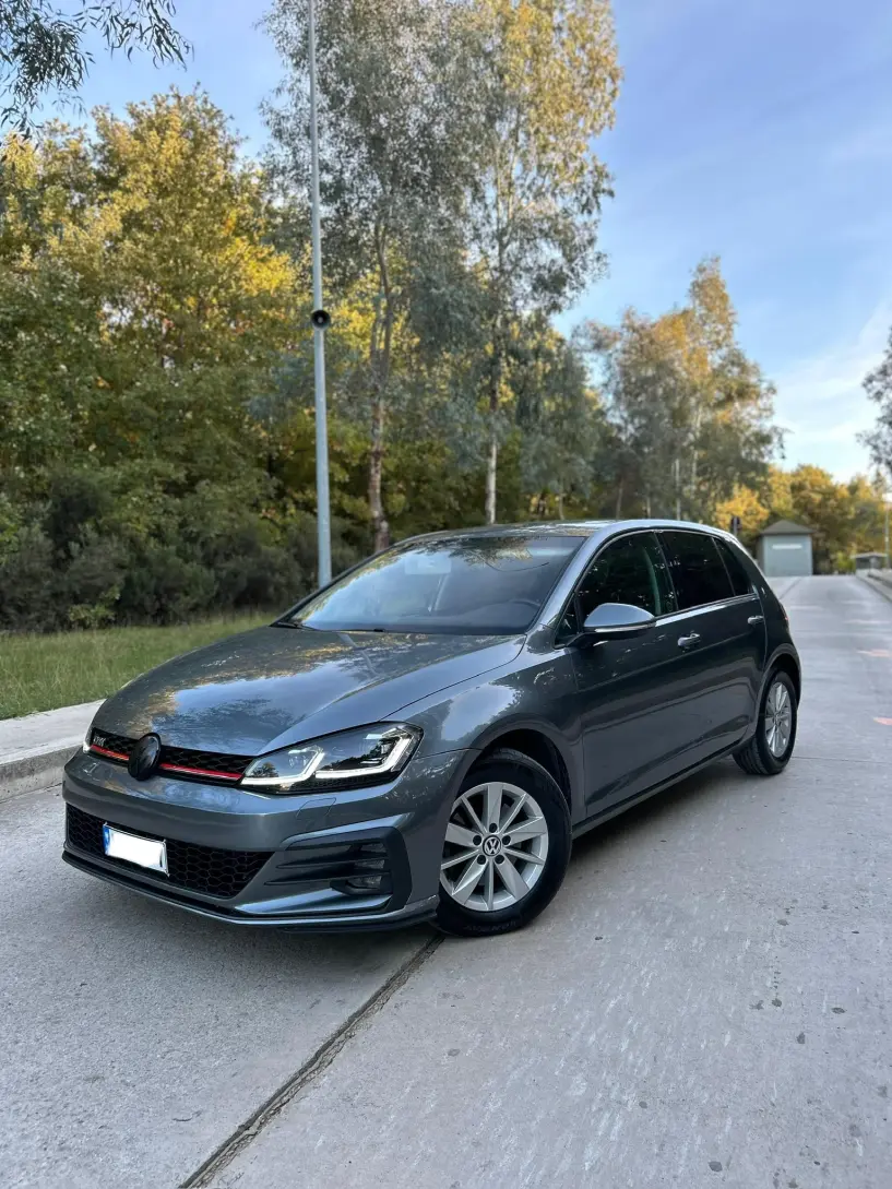 Wynajmij samochód w Tirana Wynajmij samochód w Tirana