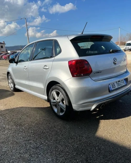 Rent a 2015 Volkswagen Polo in Tirana