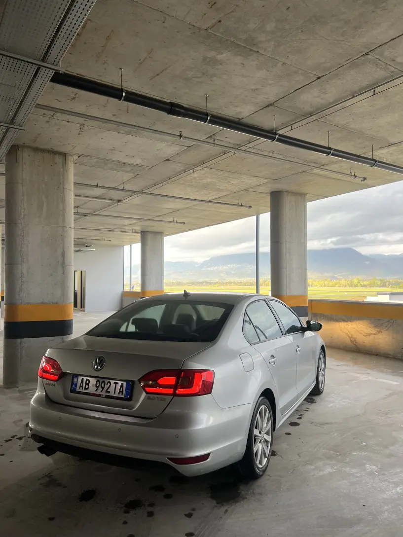 Wynajmij samochód w Tirana Wynajmij samochód w Tirana