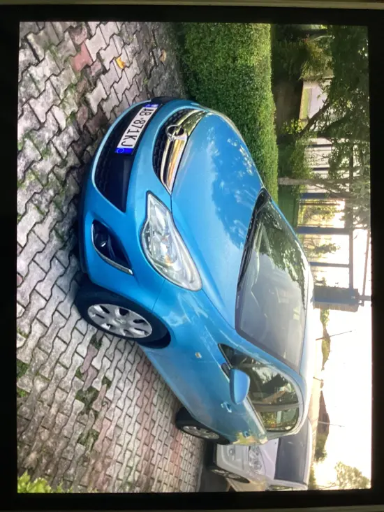 Wynajmij Opel Corsa z 2011 roku w Tirana
