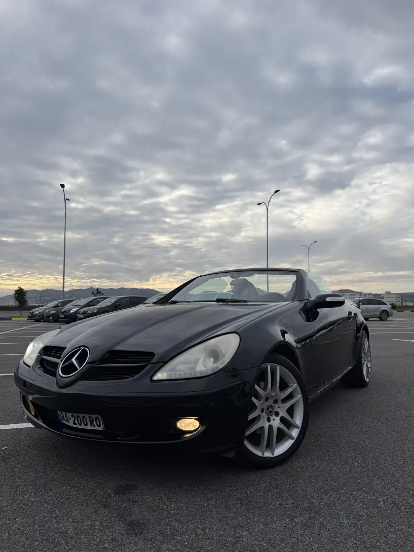 Merrni me qira një makinë në Durrës