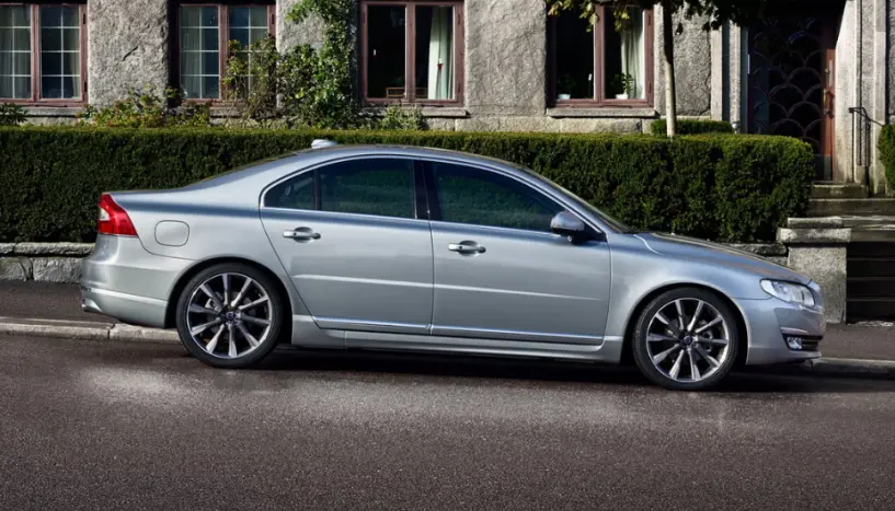 Alquila un coche en Tirana