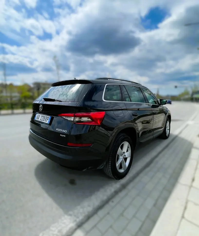 Alquila un coche en Tirana Alquila un coche en Tirana