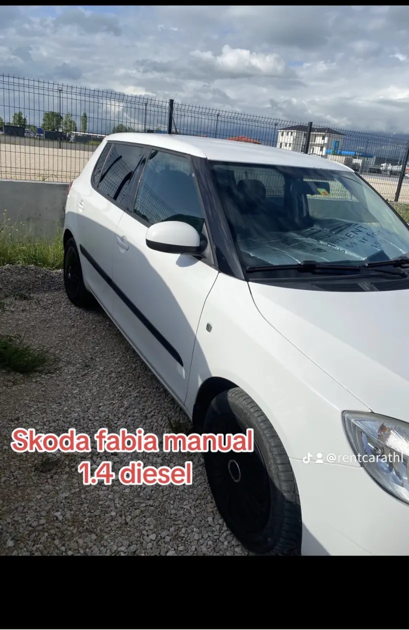 Noleggia un'auto a Tirana