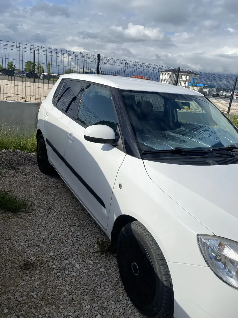 Noleggia un'auto a Tirana