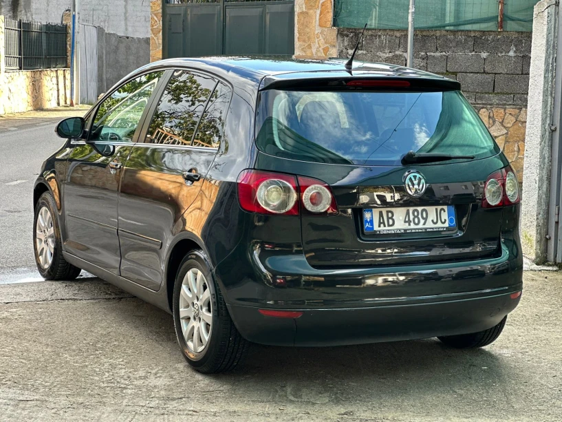 Rent a car in Tirana