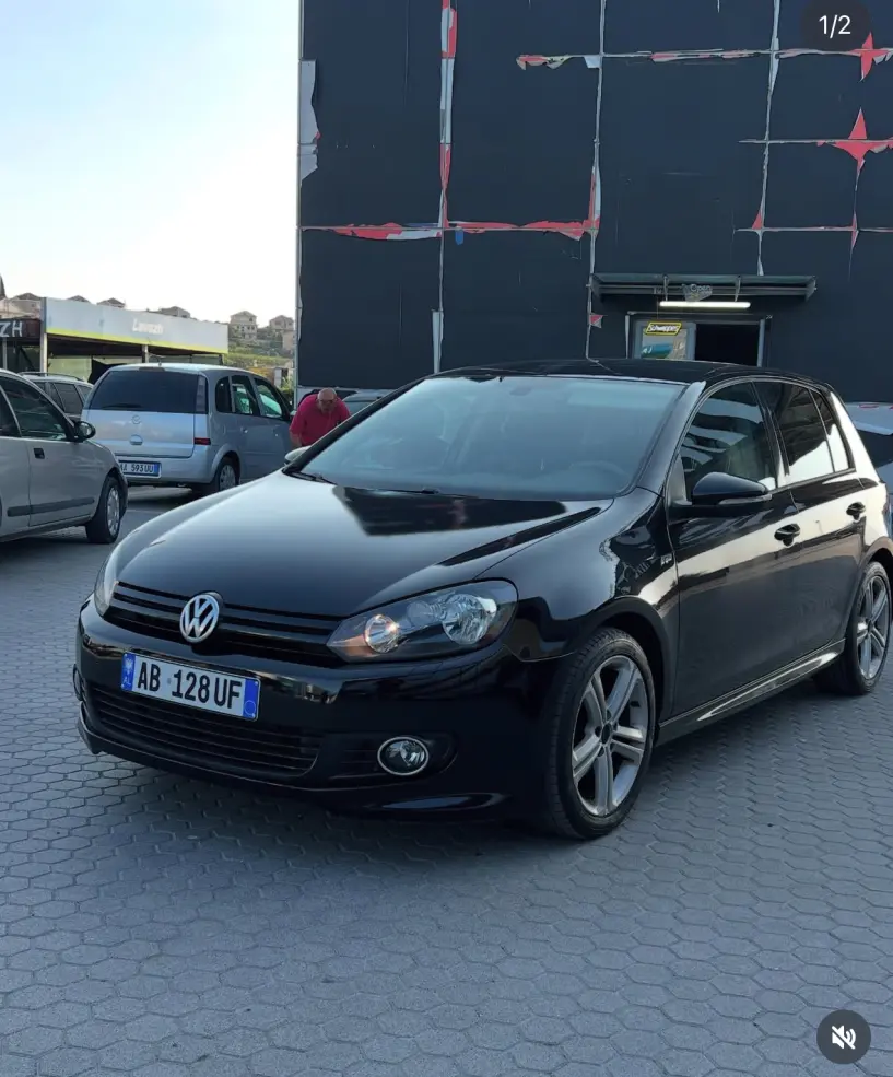 Alquila un coche en Tirana